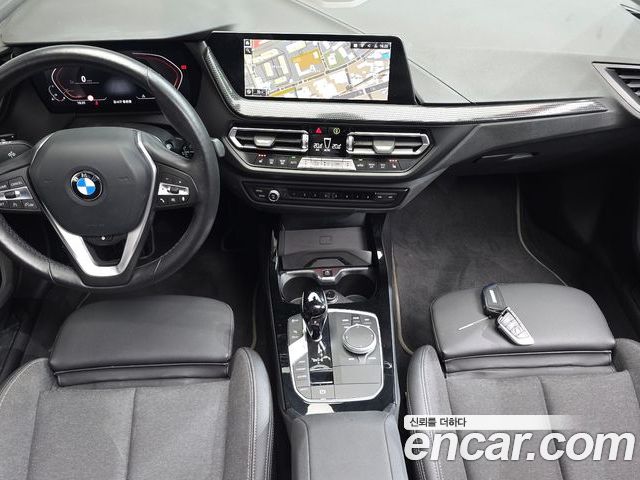 BMW 1 Series 2023 — фото 10
