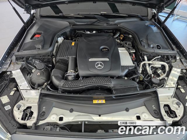 Mercedes-Benz E-Class 2022 — фото 6