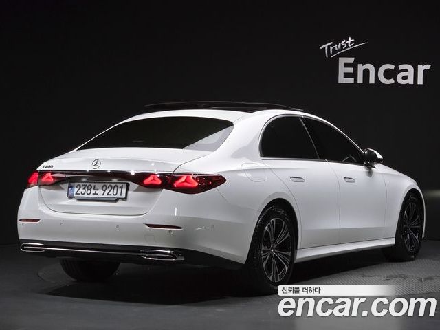 Mercedes-Benz E-Class 2025 — фото 2