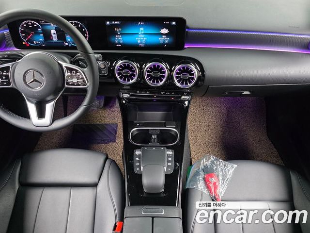 Mercedes-Benz A-Class 2022 — фото 10