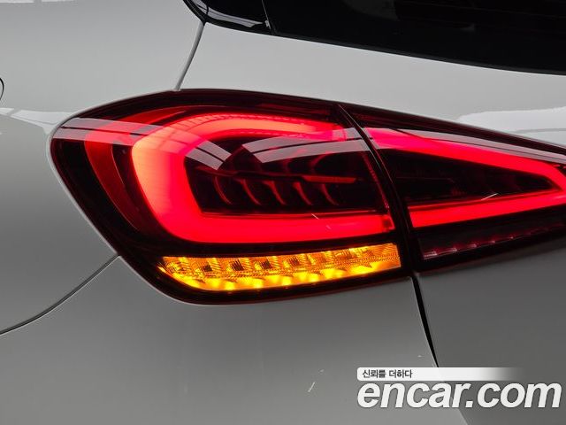 Mercedes-Benz A-Class 2022 — фото 9