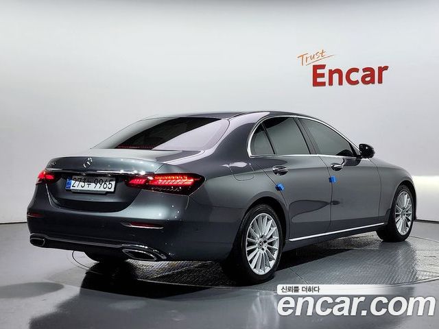 Mercedes-Benz E-Class 2022 — фото 2