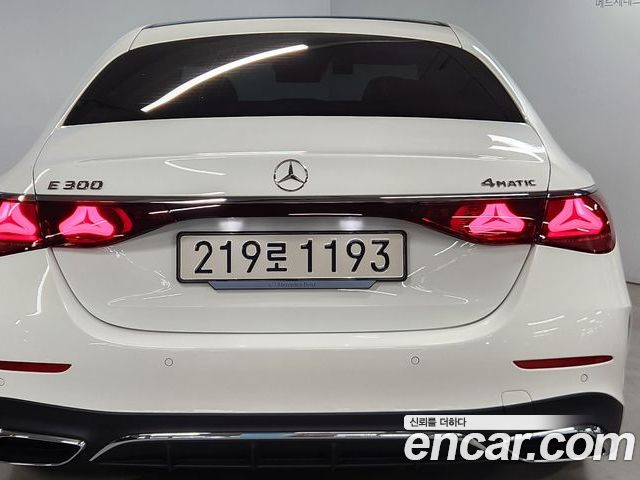 Mercedes-Benz E-Class 2025 — фото 4