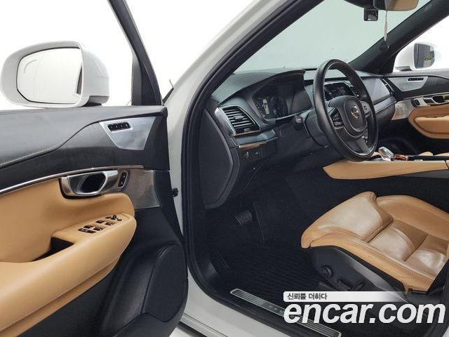 Volvo XC90 2022 — фото 10