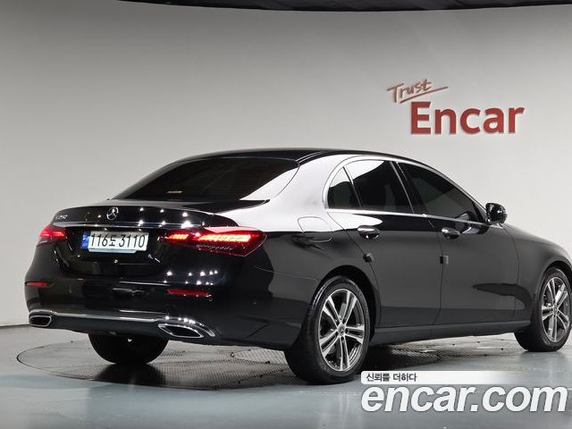 Mercedes-Benz E-Class 2023 — фото 2