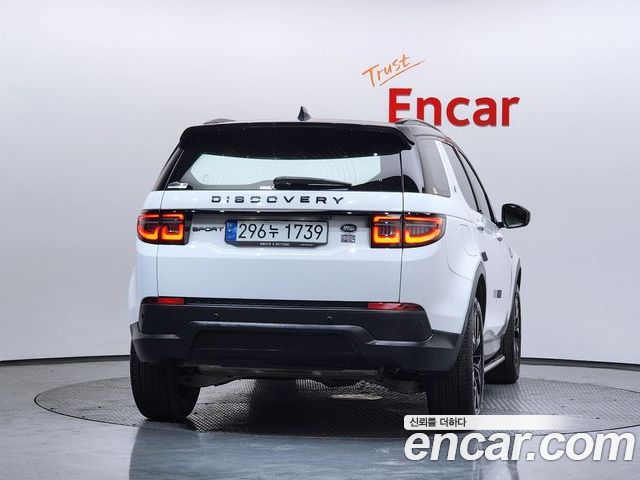 Land Rover Discovery Sport 2023 — фото 4