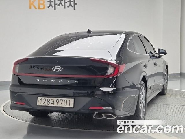 Hyundai Sonata 2022 — фото 3