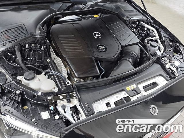 Mercedes-Benz C-Class 2023 — фото 6