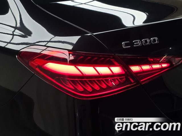 Mercedes-Benz C-Class 2023 — фото 9