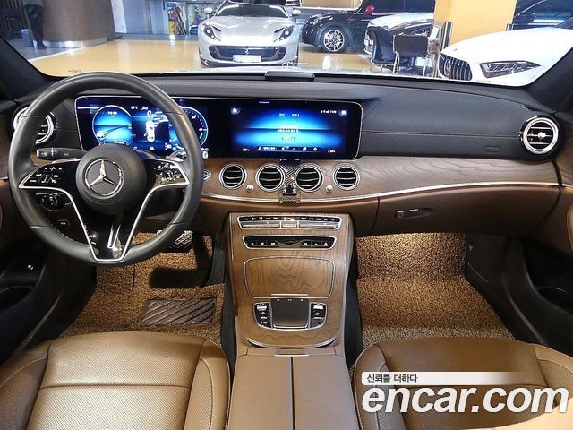 Mercedes-Benz E-Class 2023 — фото 7