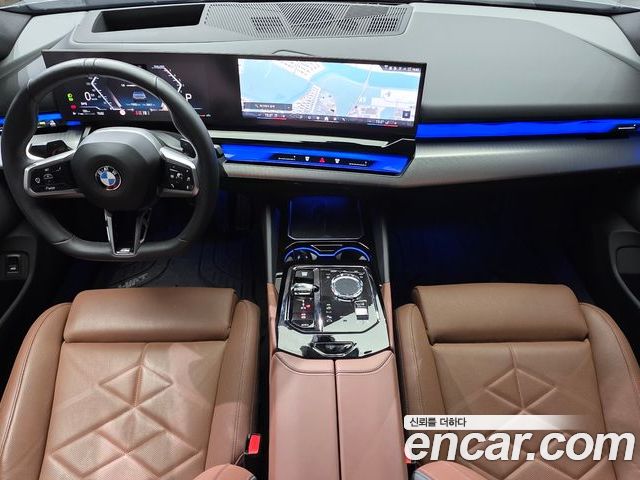BMW 5 Series 2025 — фото 10