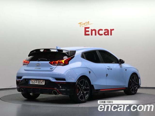 Hyundai Veloster 2023 — фото 2