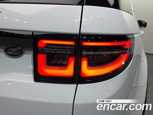 Land Rover Discovery Sport 2023 — фото 9
