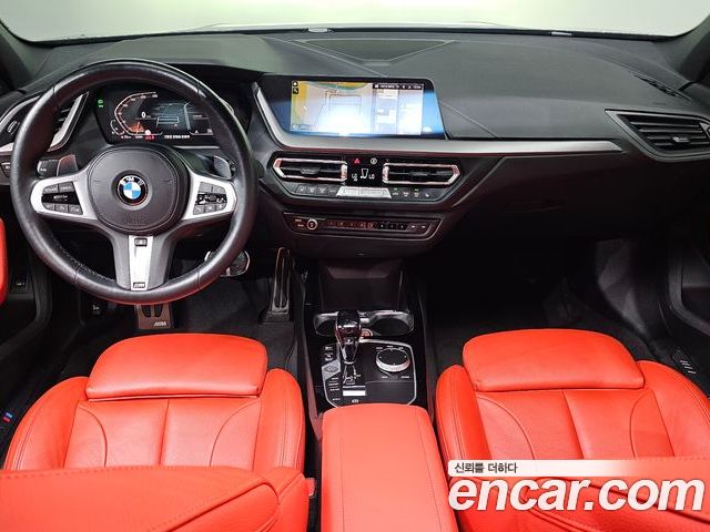 BMW 1 Series 2022 — фото 10