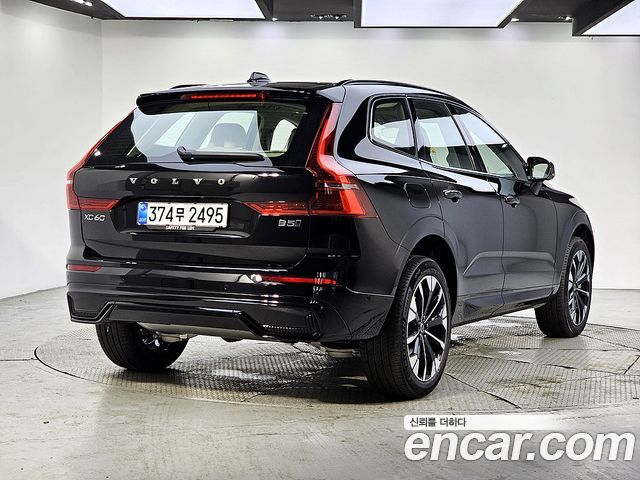 Volvo XC60 2026 — фото 4