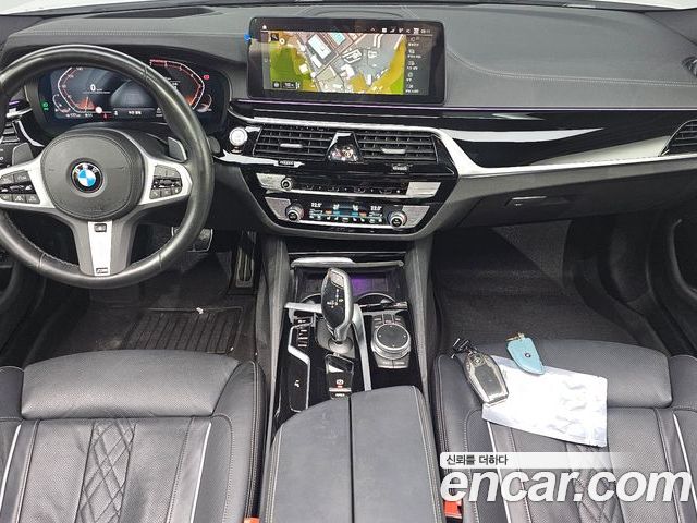 BMW 5 Series 2022 — фото 10