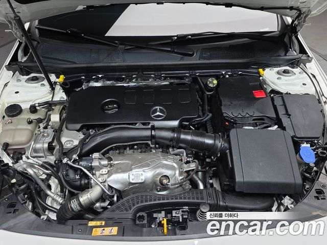 Mercedes-Benz CLA 2023 — фото 6