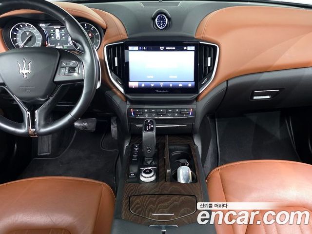 Maserati Ghibli 2022 — фото 10