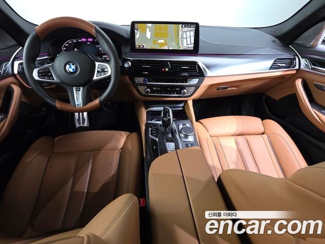 BMW 5 Series 2023 — фото 10