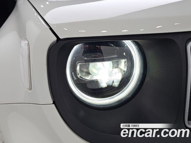 Jeep Renegade 2023 — фото 8