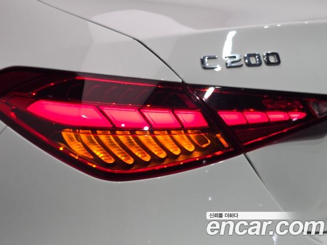 Mercedes-Benz C-Class 2023 — фото 9