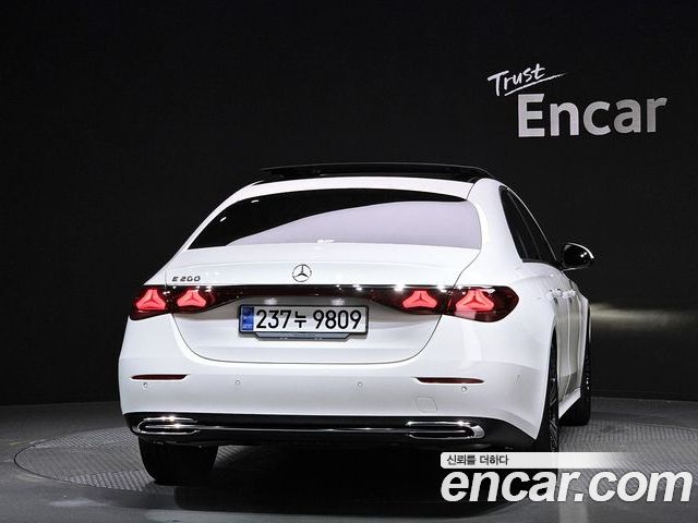 Mercedes-Benz E-Class 2025 — фото 4