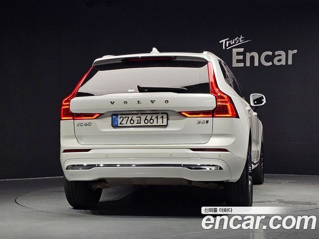 Volvo XC60 2022 — фото 4