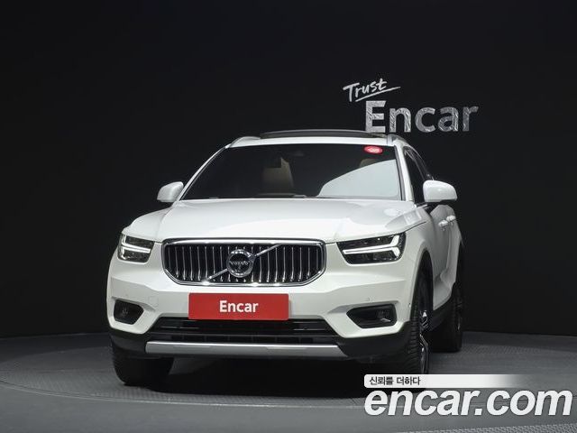 Volvo XC40 2022 — фото 3