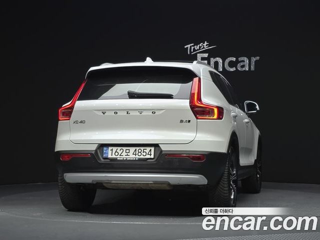 Volvo XC40 2022 — фото 4