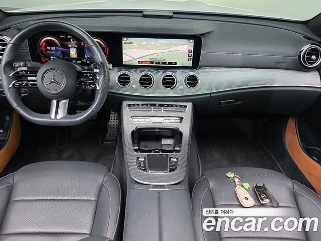 Mercedes-Benz E-Class 2022 — фото 10