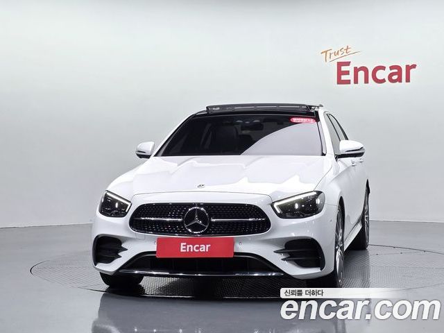 Mercedes-Benz E-Class 2022 — фото 3