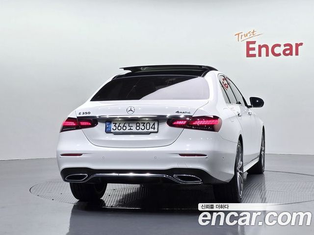 Mercedes-Benz E-Class 2022 — фото 4