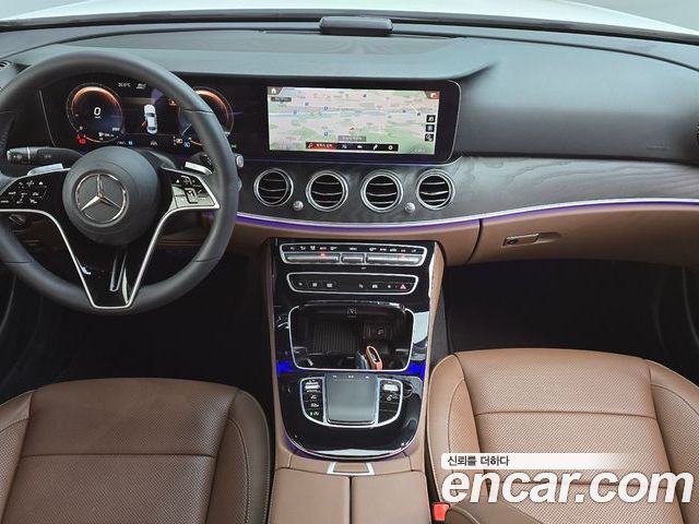 Mercedes-Benz E-Class 2023 — фото 10