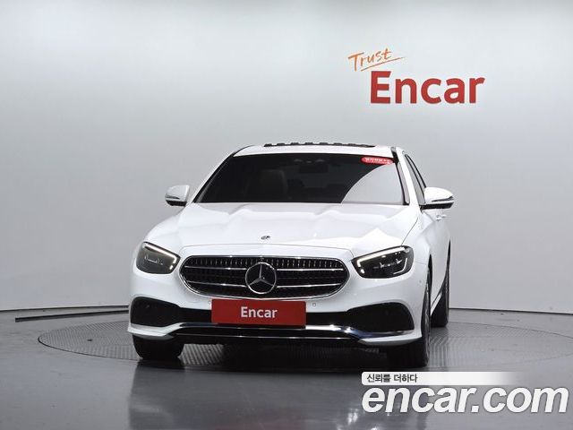 Mercedes-Benz E-Class 2023 — фото 3