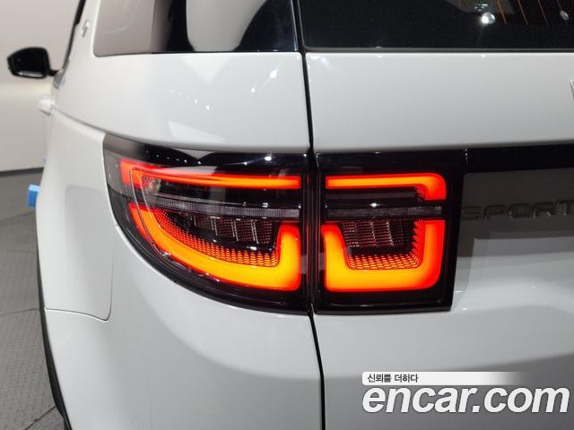 Land Rover Discovery Sport 2022 — фото 9
