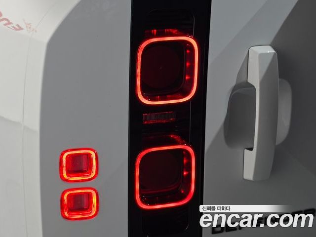 Land Rover Defender 2025 — фото 9