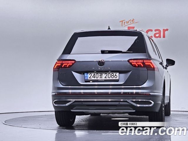Volkswagen Tiguan 2023 — фото 4
