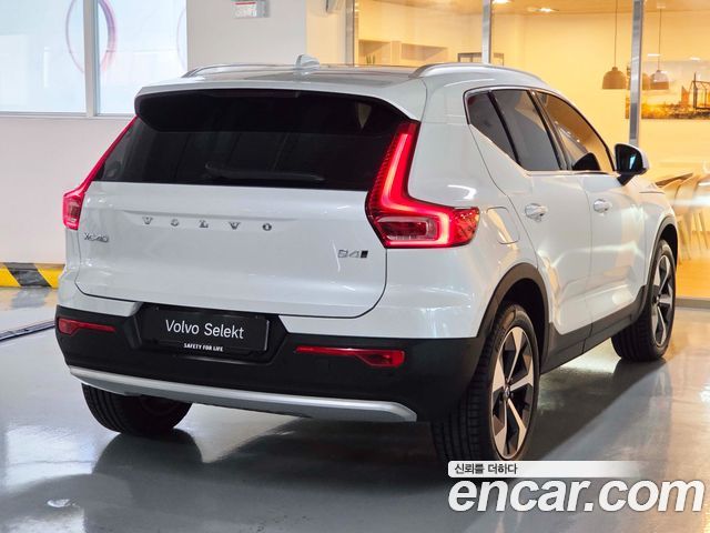 Volvo XC40 2026 — фото 2