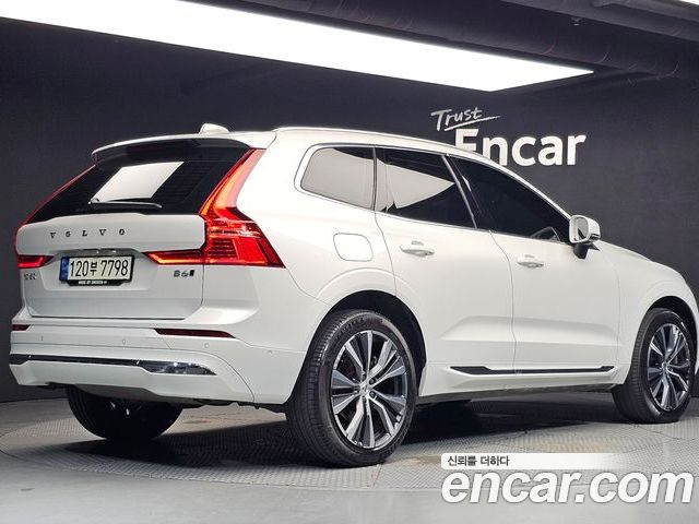 Volvo XC60 2022 — фото 2