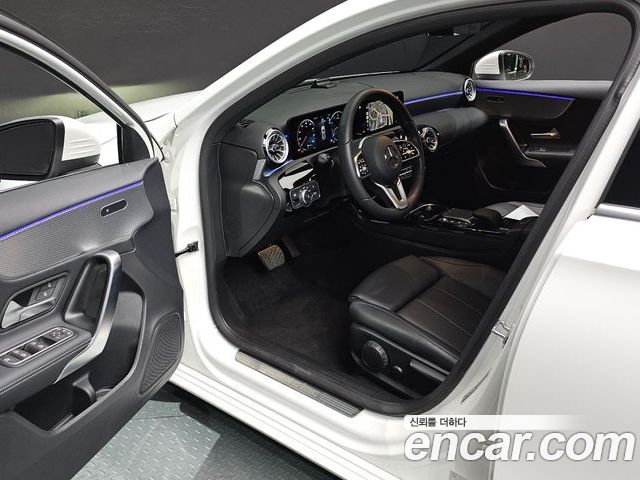 Mercedes-Benz A-Class 2022 — фото 10