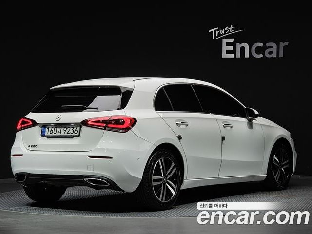 Mercedes-Benz A-Class 2022 — фото 2