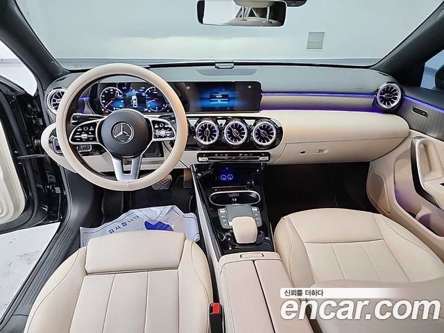 Mercedes-Benz A-Class 2022 — фото 7