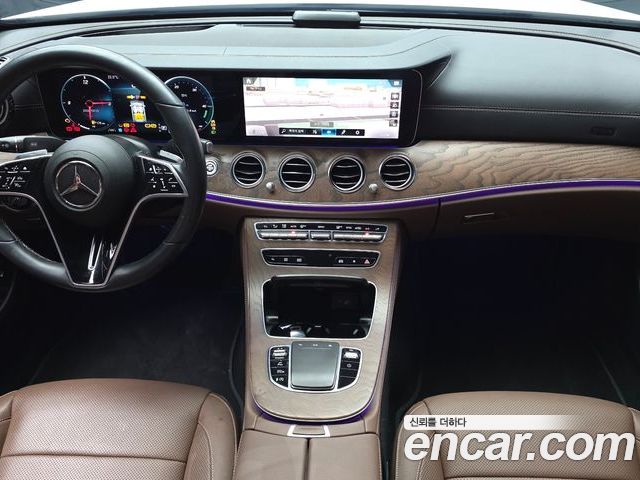 Mercedes-Benz E-Class 2023 — фото 10
