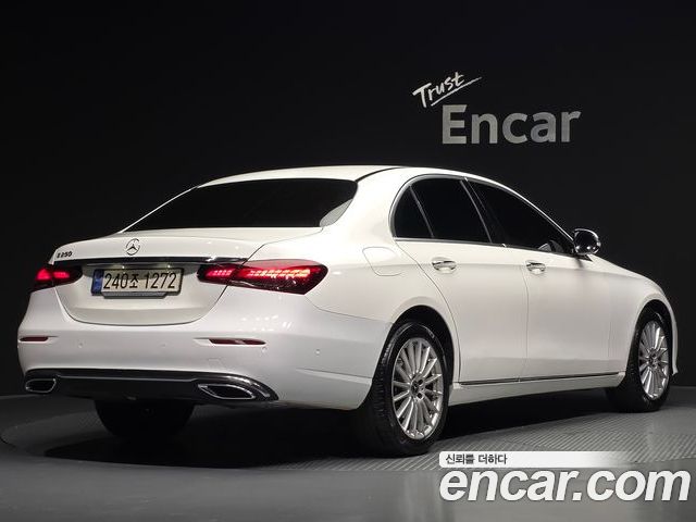 Mercedes-Benz E-Class 2023 — фото 2