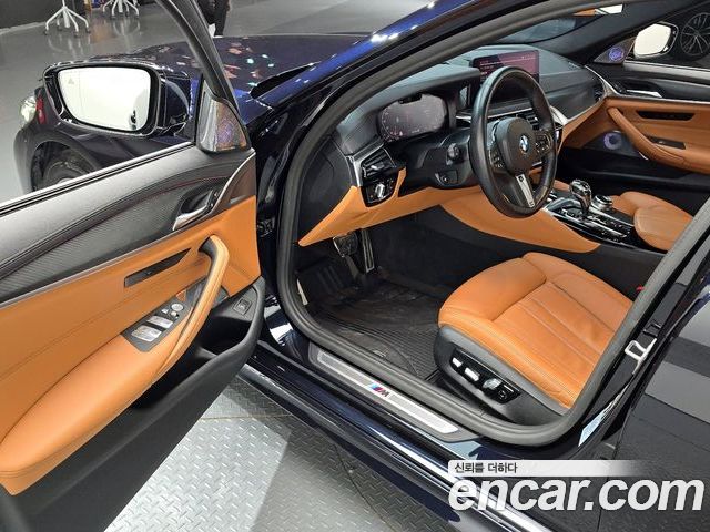 BMW 5 Series 2022 — фото 10