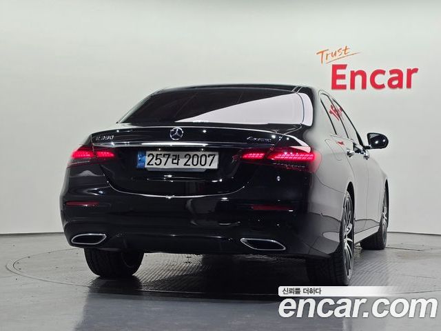 Mercedes-Benz E-Class 2023 — фото 4