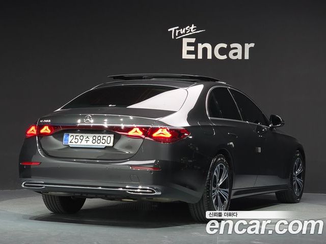 Mercedes-Benz E-Class 2025 — фото 2
