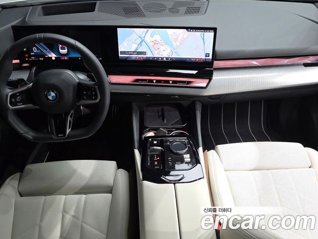 BMW 5 Series 2025 — фото 10