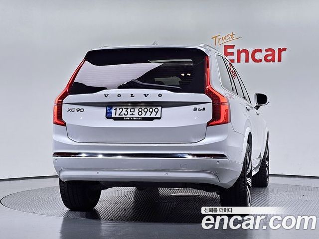 Volvo XC90 2023 — фото 4