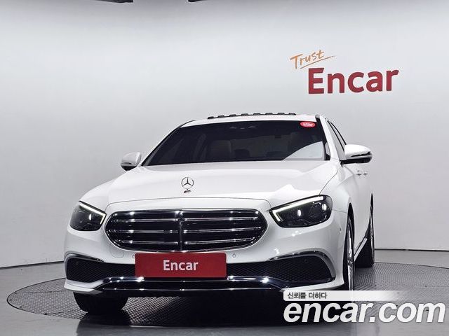 Mercedes-Benz E-Class 2022 — фото 3